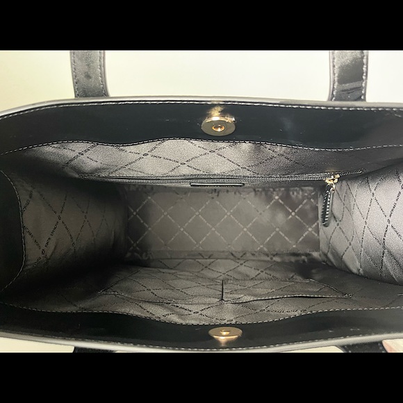 MICHAEL KORS LARGE BLACK TOTE BAG - Picture 7 of 9